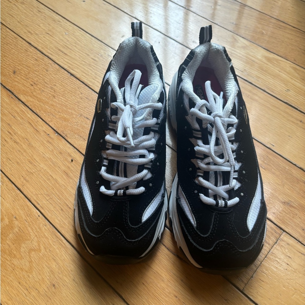 SKECHERS DELITES SIZE 7. GREAT CONDITION WORN ONCE OR Twice. No box - Picture 4 of 4